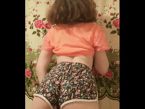 ❤️ Nwa ọhụrụ sexy na-eyipụ uwe mkpirisi ya na igwefoto na anyị%ig.pornovore.ru